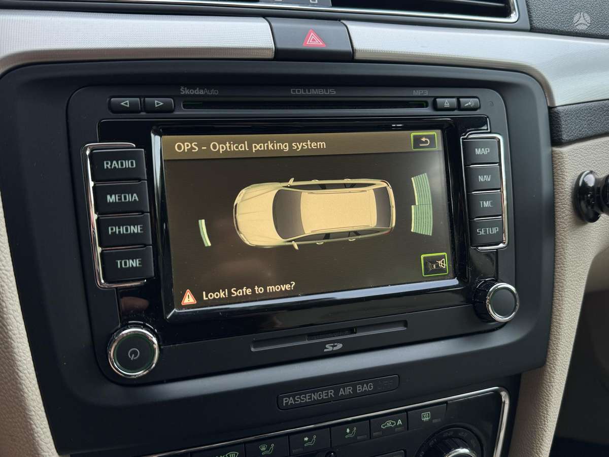Skoda Superb 2011 — photo 17