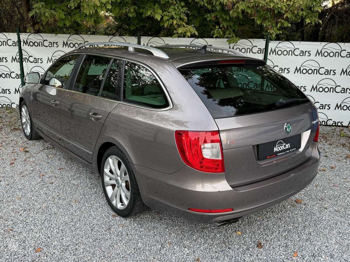 Skoda Superb 2011 — photo 7