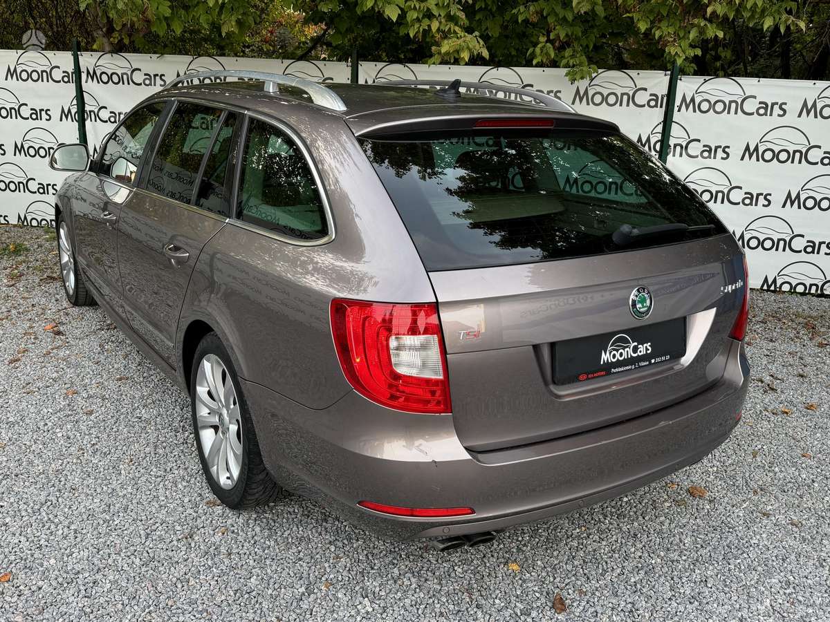 Skoda Superb 2011 — photo 8