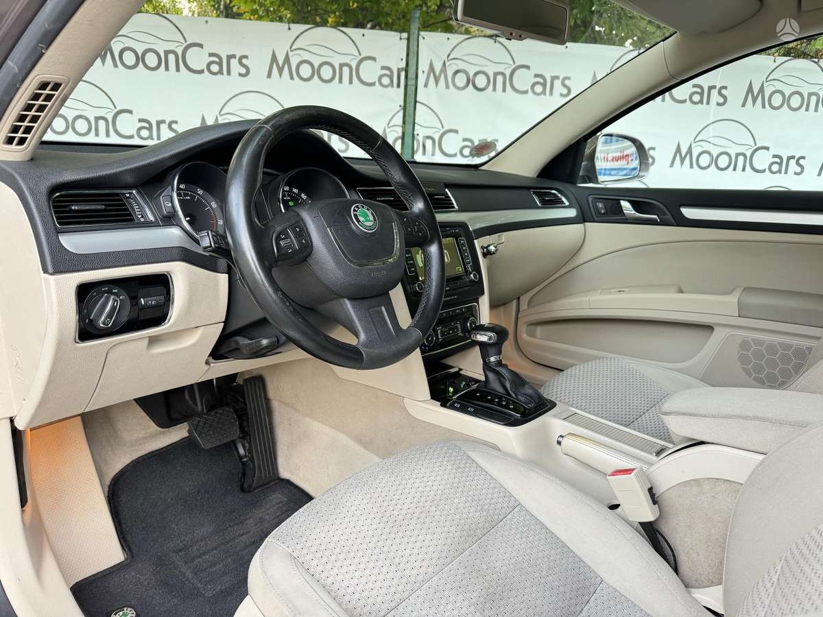 Skoda Superb 2011 — photo 9