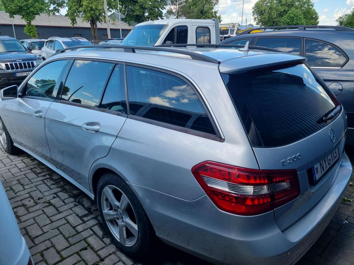 Mercedes-Benz E220 2010 — photo 5