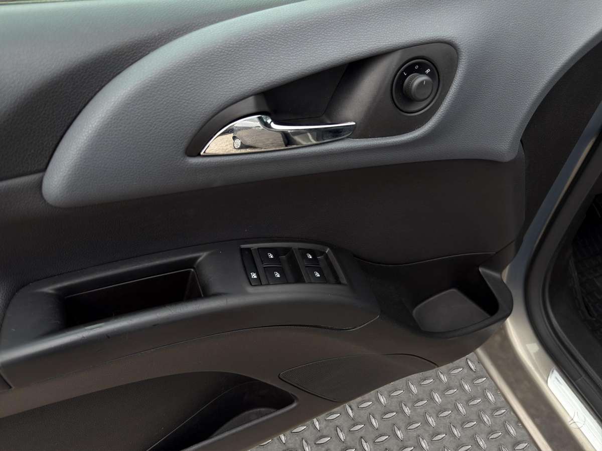 Opel Meriva 2010 — photo 13