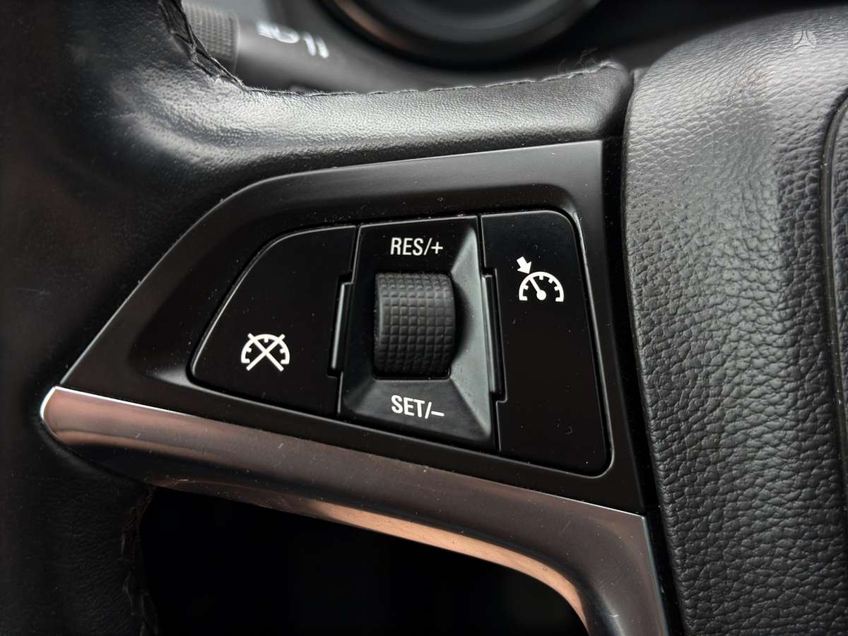 Opel Meriva 2010 — photo 17