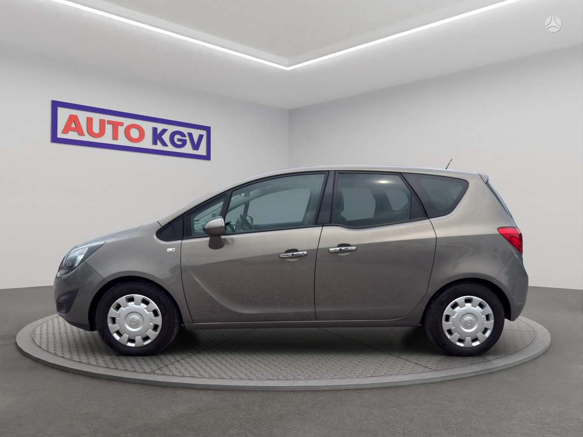 Opel Meriva 2010 — rear view
