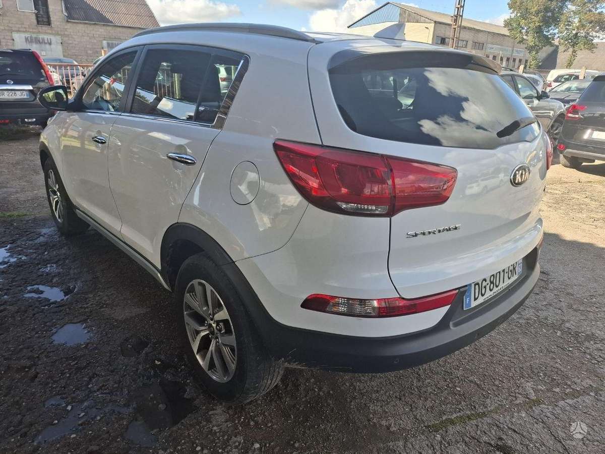 Kia Sportage 2014 — rear view