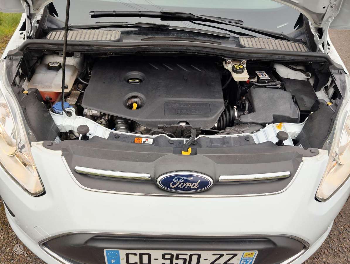 Ford C-MAX 2012 — фото 17