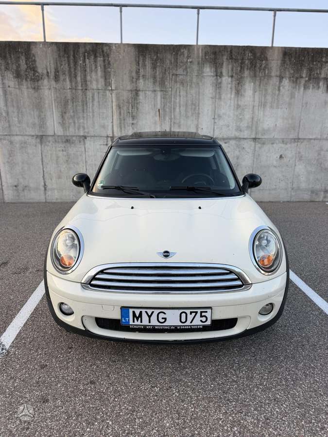 Mini Clubman 2008 — вигляд ззаду
