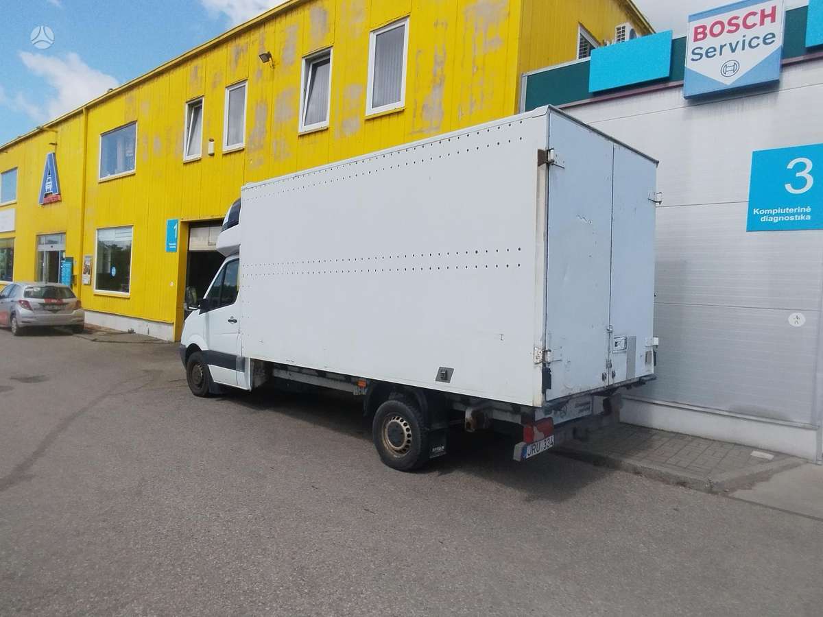 Mercedes-Benz Sprinter 2006 — rear view