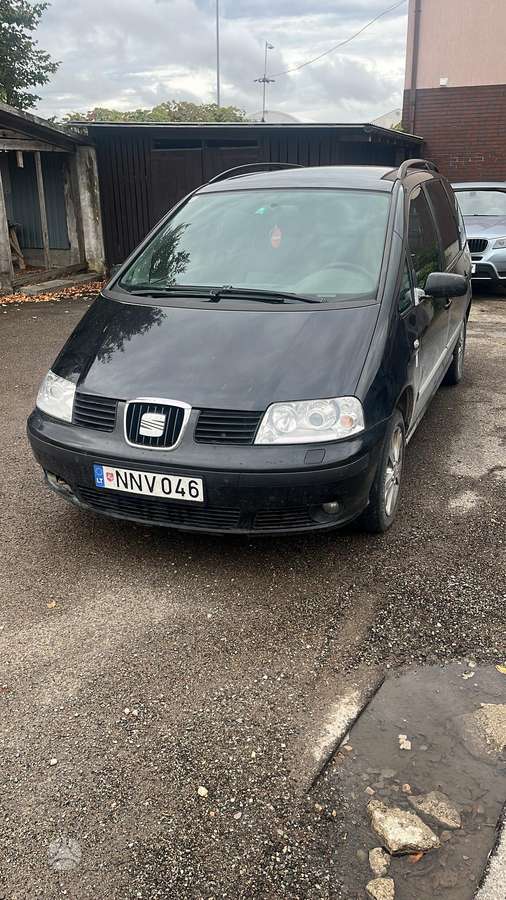 Seat Alhambra 2008 — вигляд ззаду
