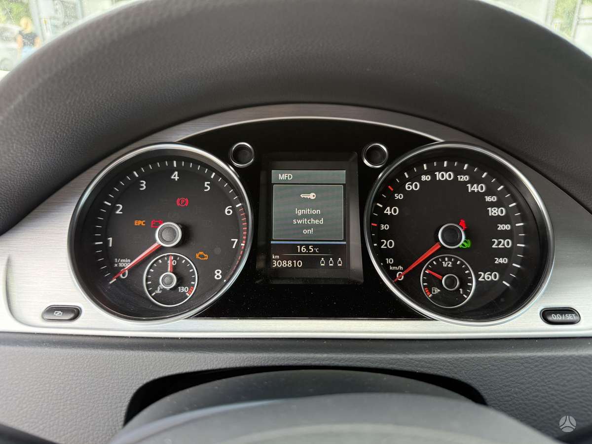Volkswagen Passat 2011 — engine 1984 cm³, 211 HP (155kW)