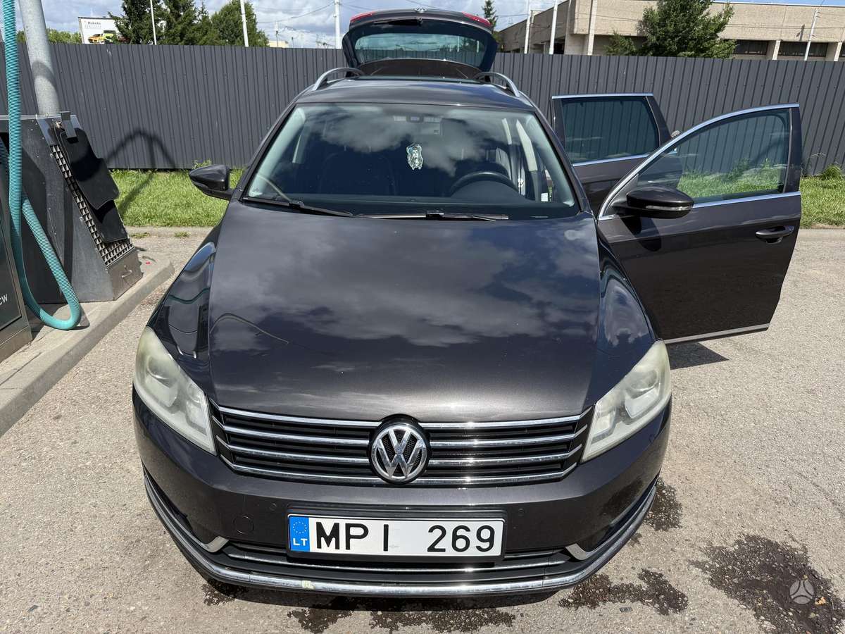 Volkswagen Passat 2011 — photo 7