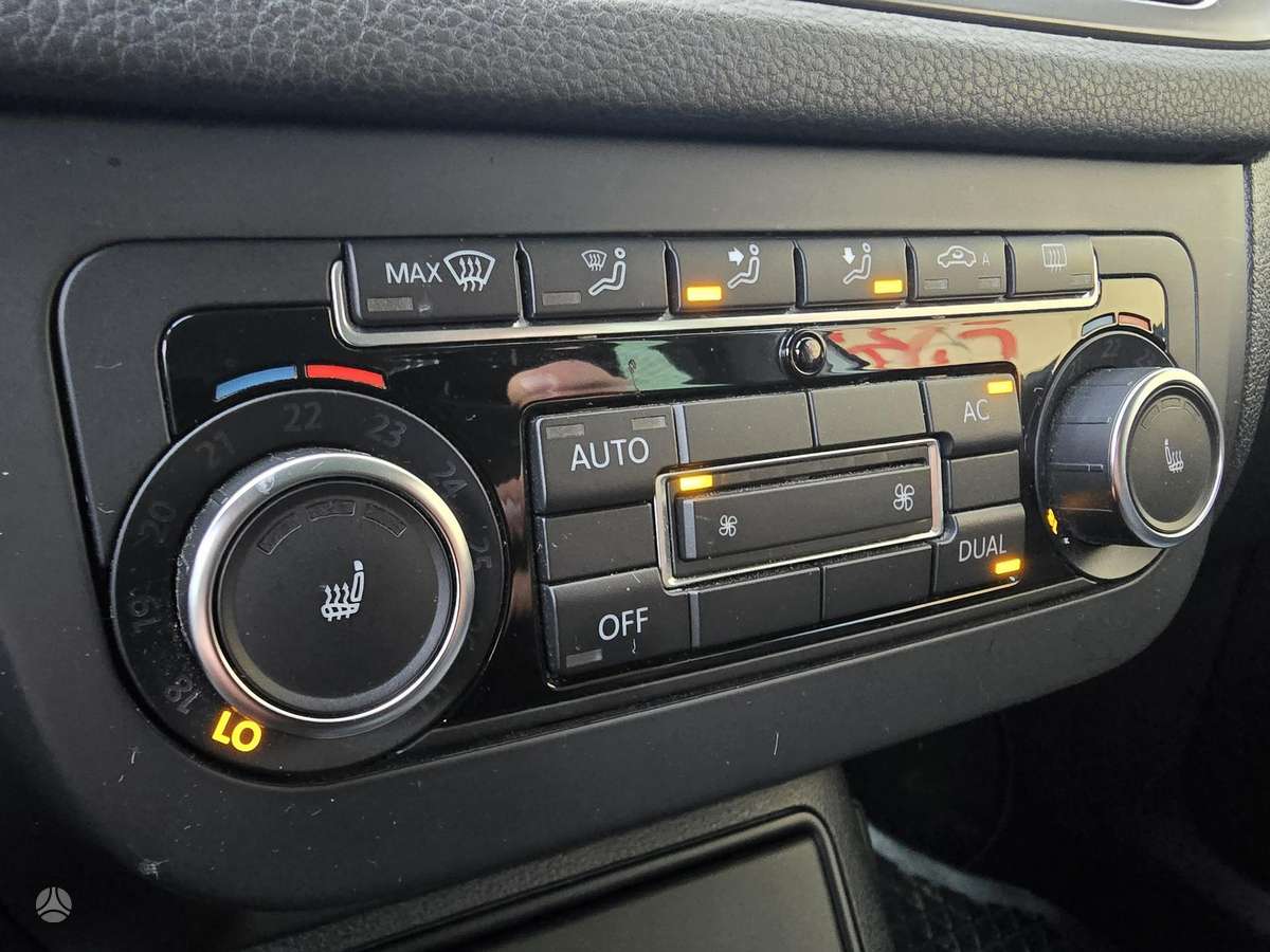 Volkswagen Tiguan 2011 — photo 15