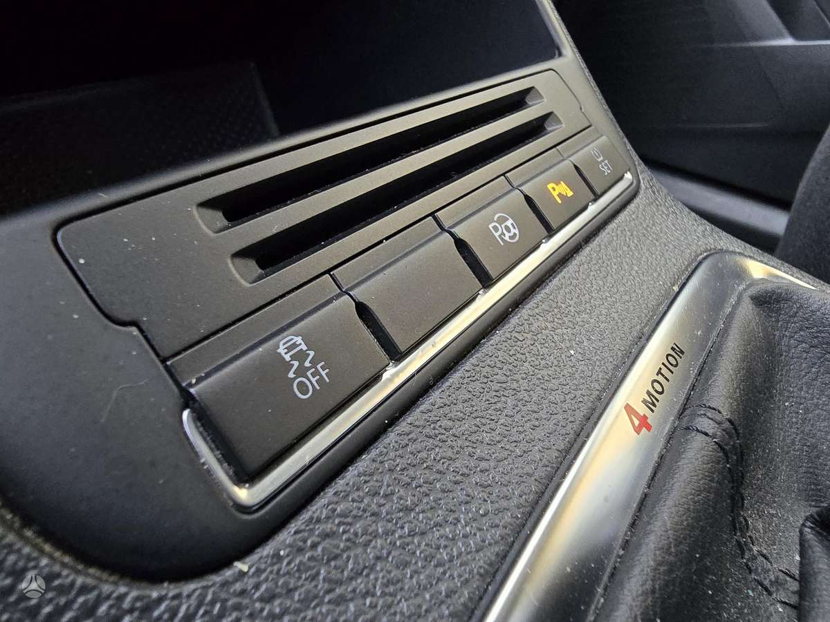 Volkswagen Tiguan 2011 — photo 17