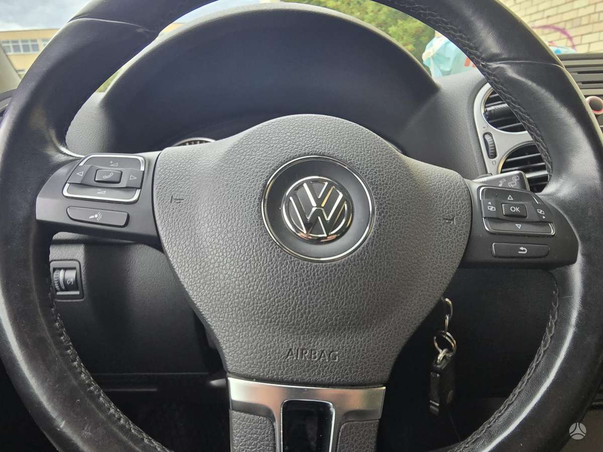 Volkswagen Tiguan 2011 — photo 19