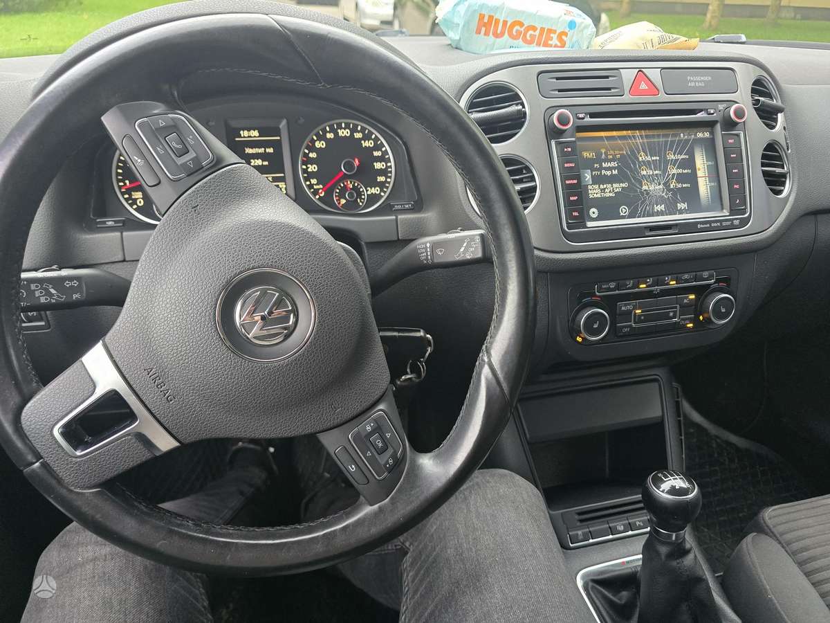 Volkswagen Tiguan 2011 — photo 22