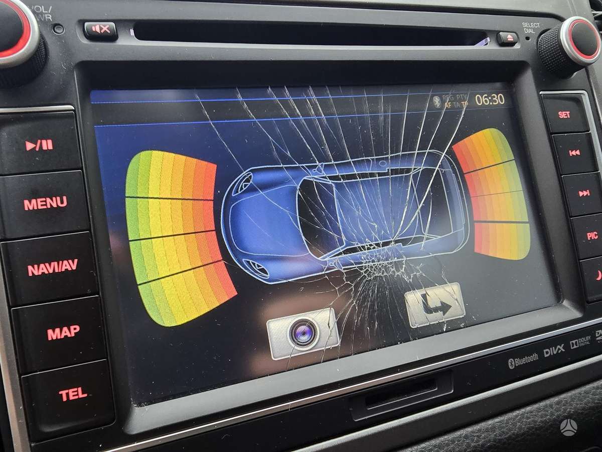 Volkswagen Tiguan 2011 — photo 24