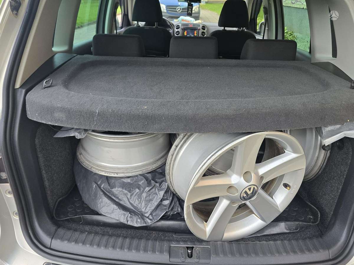Volkswagen Tiguan 2011 — photo 8
