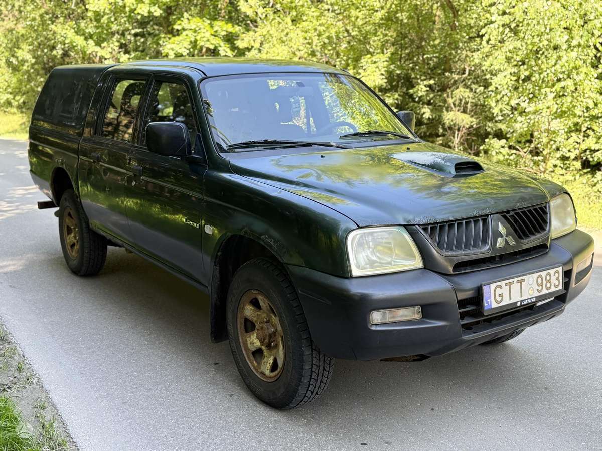 Mitsubishi L200 2006 — rear view
