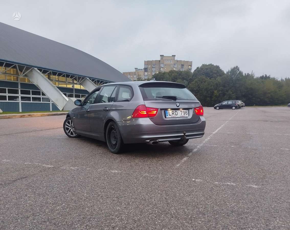 BMW 320 2009 — двигун 2000 cm³, 177 HP (130kW)