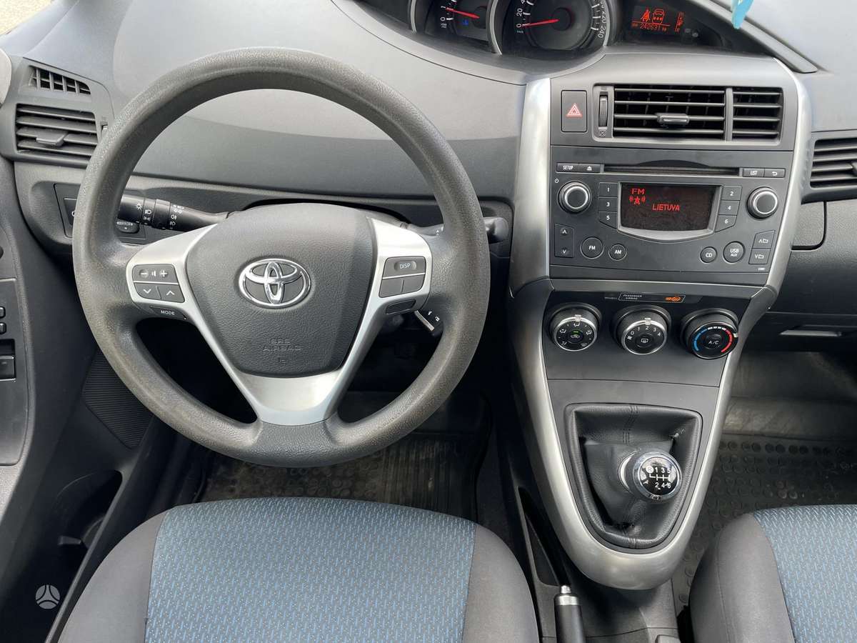 Toyota Verso 2013 — photo 6