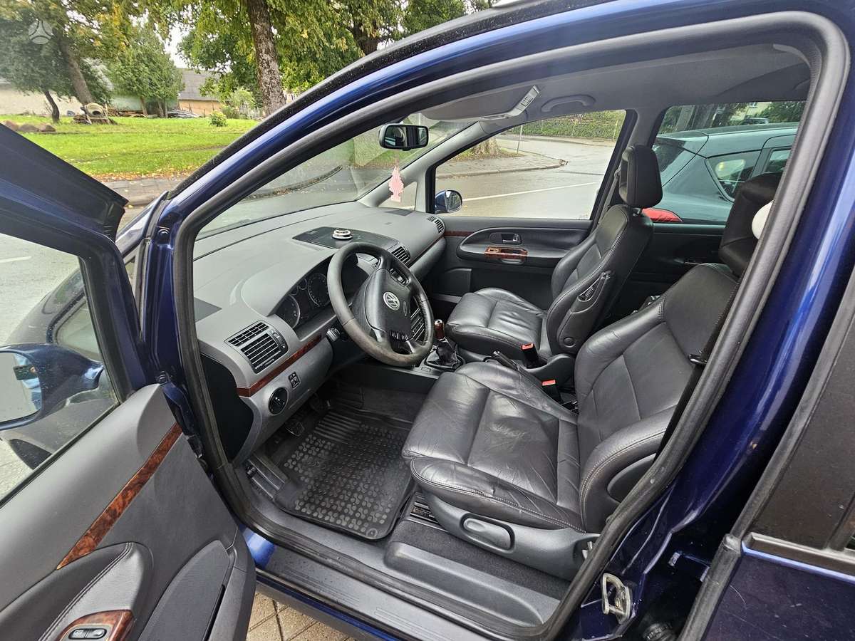 Volkswagen Sharan 2008 — interior