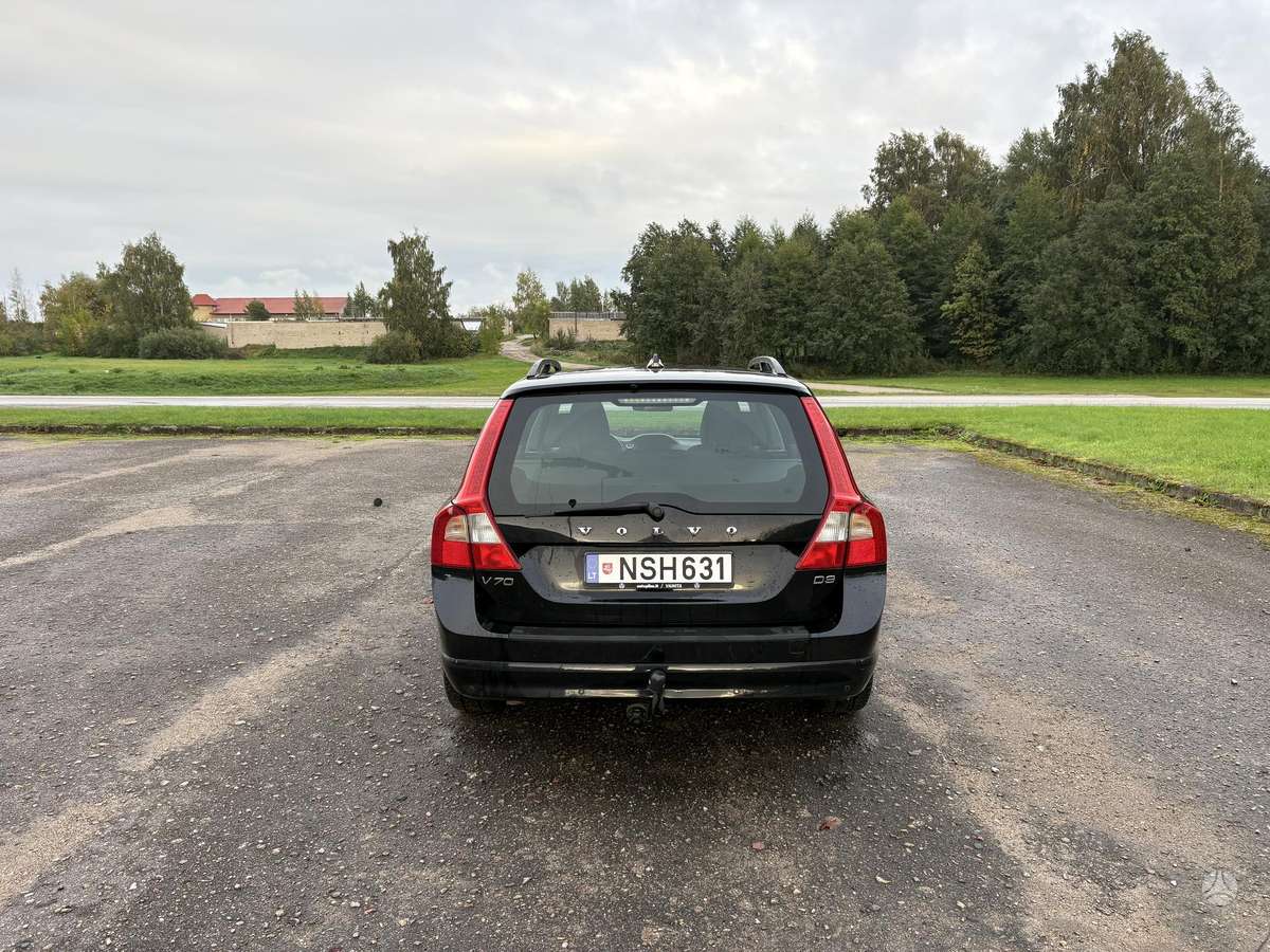 Volvo V70 2012 — photo 7