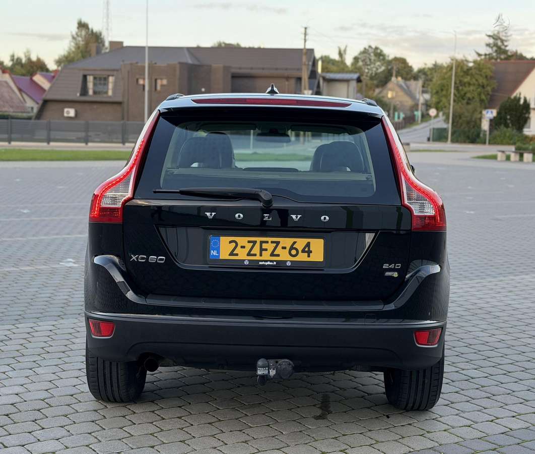 Volvo XC60 2010 — photo 10
