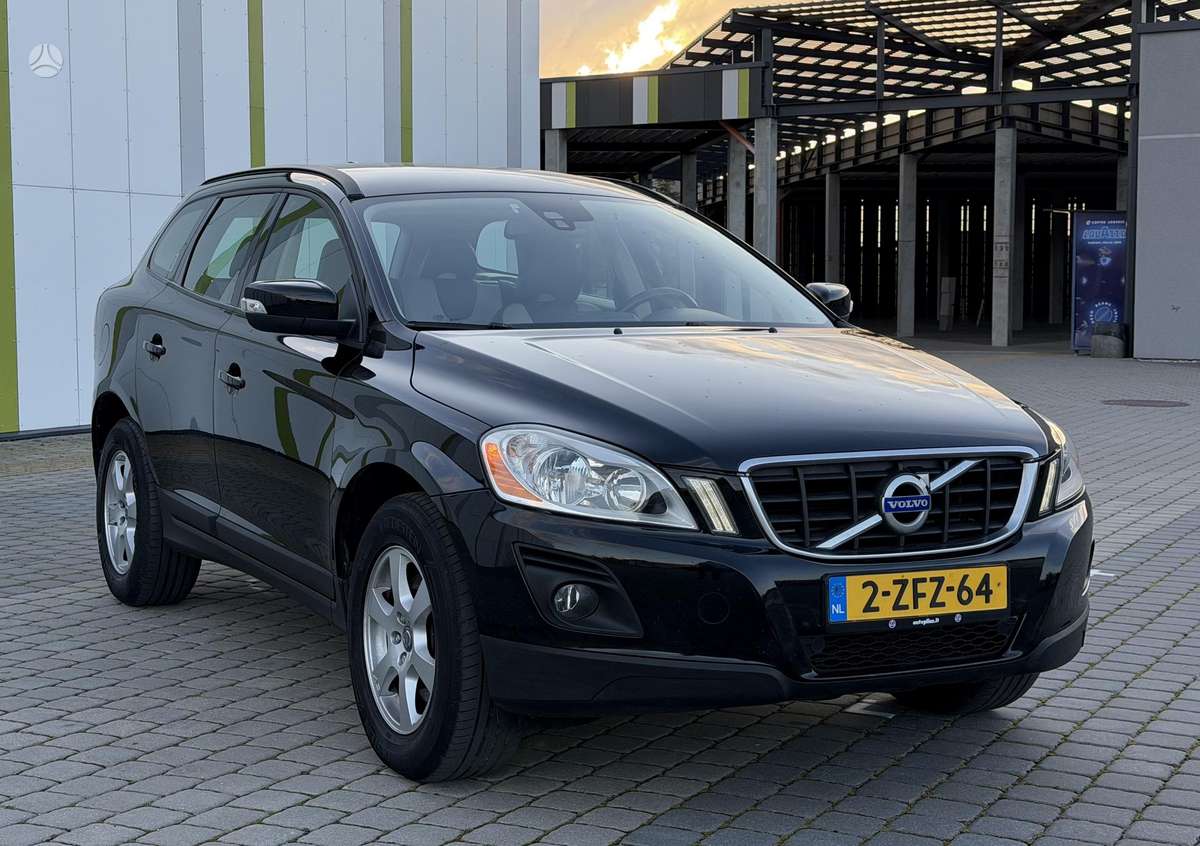 Volvo XC60 2010 — photo 7