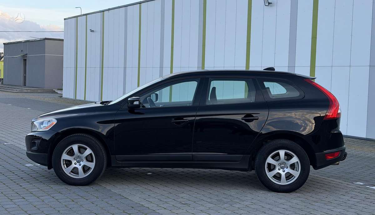 Volvo XC60 2010 — photo 8