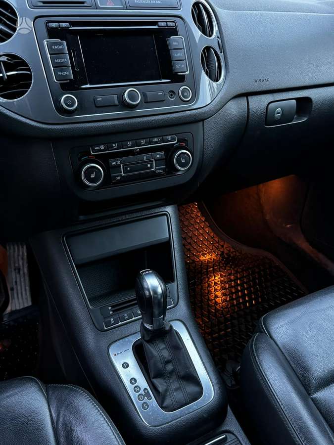 Volkswagen Tiguan 2011 — photo 10