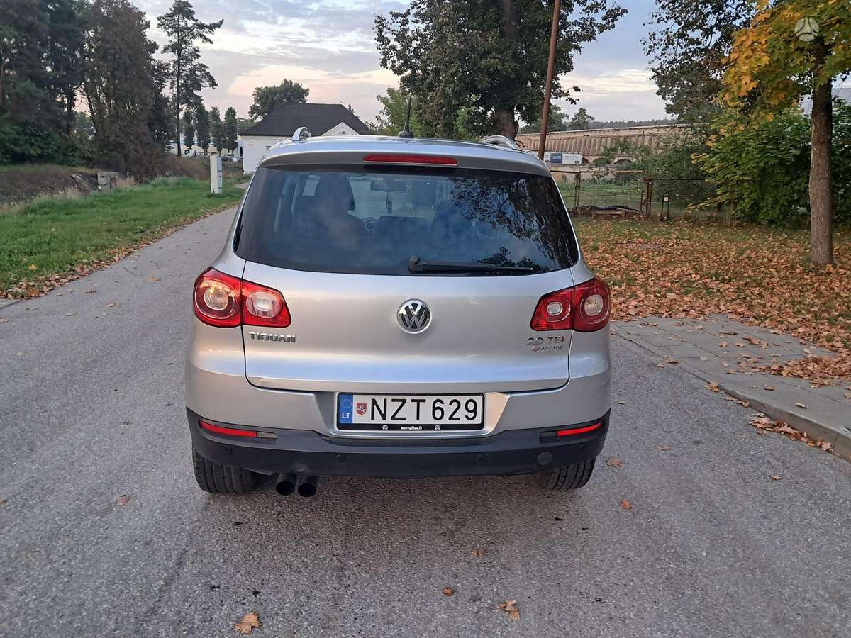 Volkswagen Tiguan 2010 — engine 1984 cm³, 170 HP (125kW)