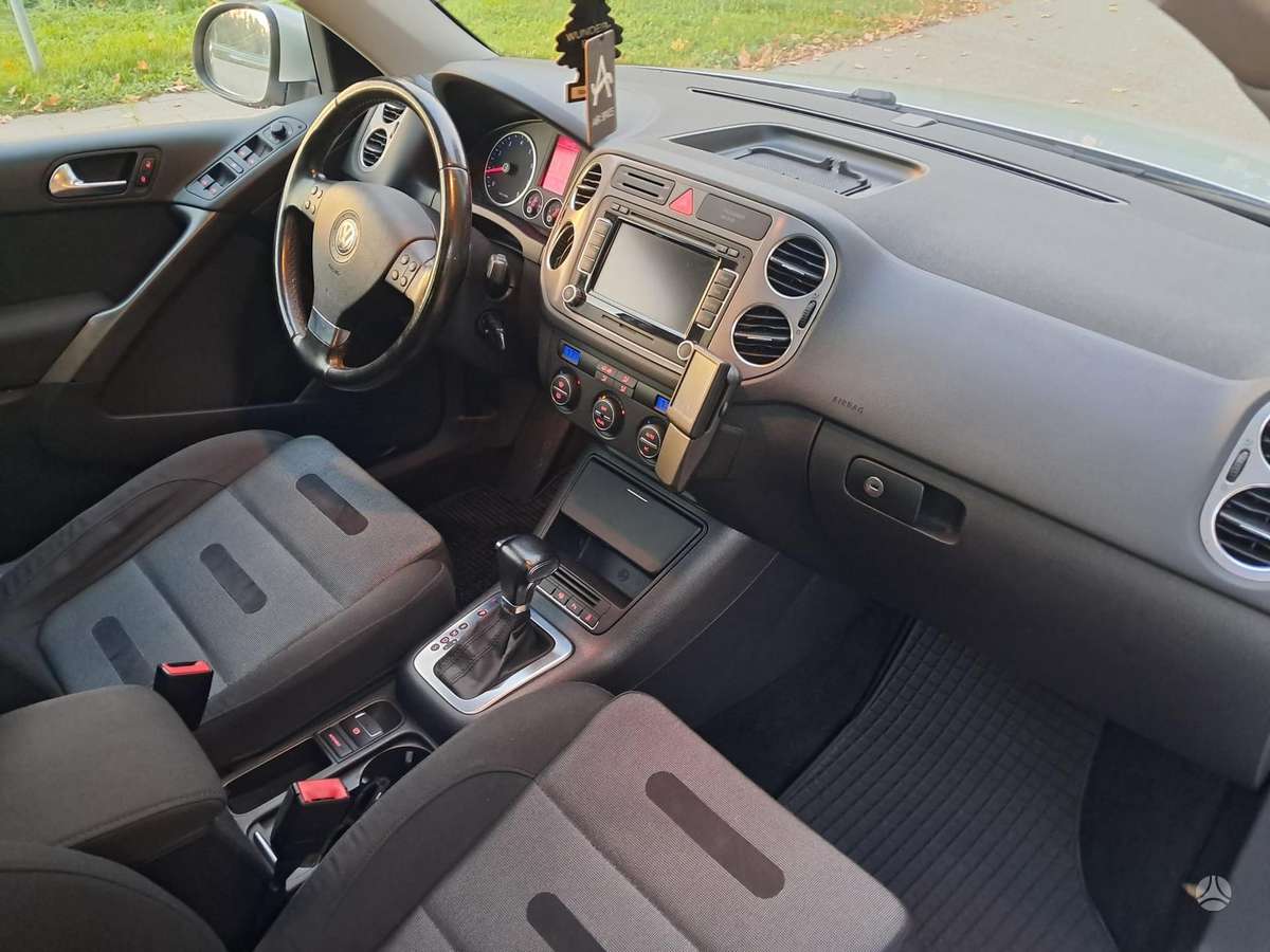 Volkswagen Tiguan 2010 — photo 9