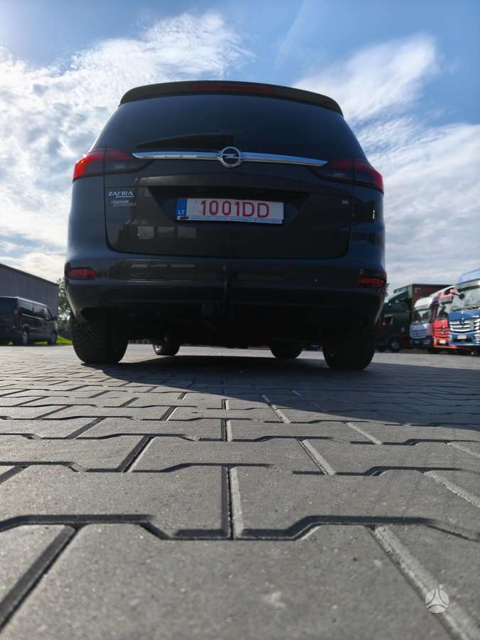 Opel Zafira 2014 — photo 12