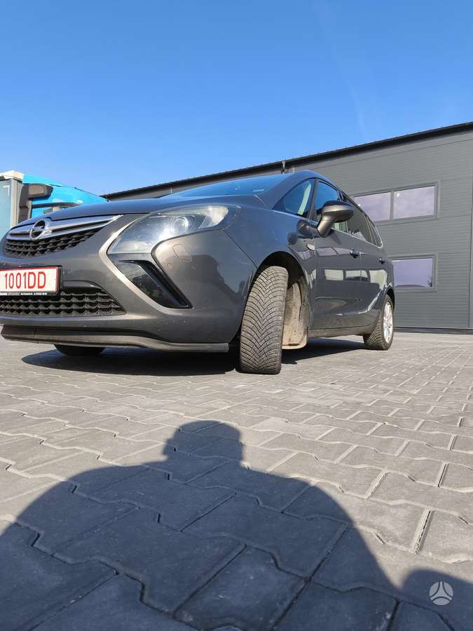 Opel Zafira 2014 — photo 6