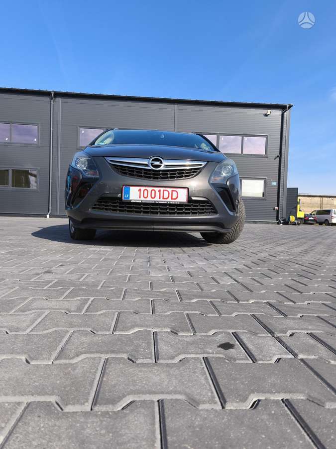 Opel Zafira 2014 — photo 7