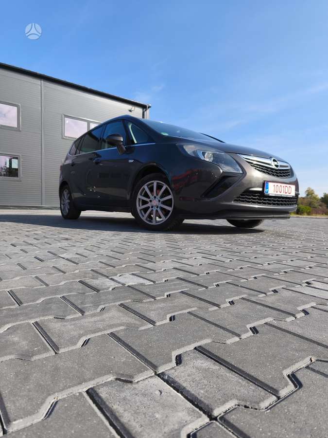 Opel Zafira 2014 — photo 8