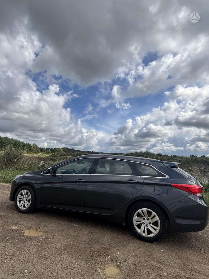 Hyundai i40 2013 — rear view