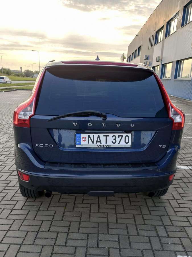 Volvo XC60 2012 — photo 7