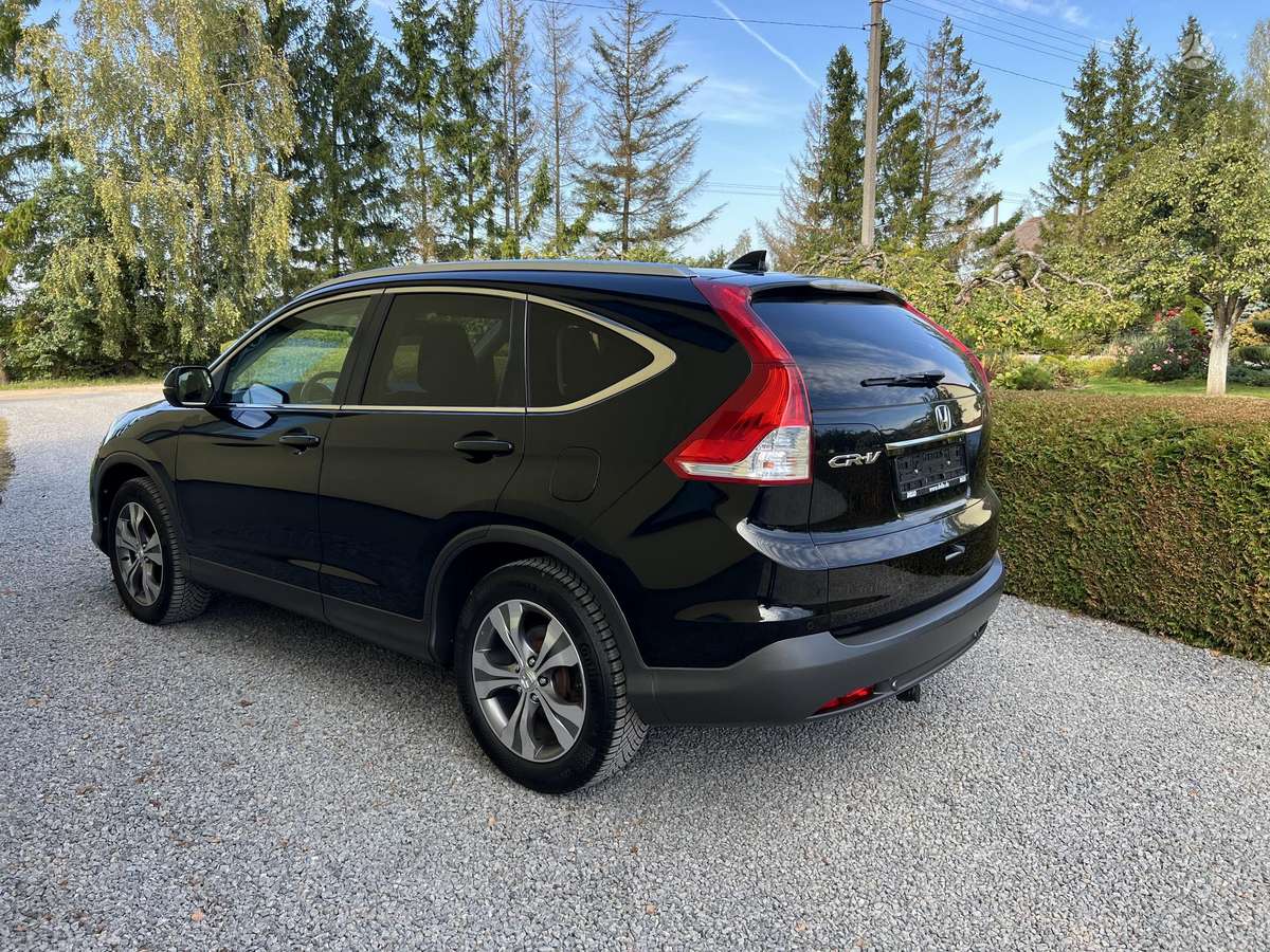 Honda CR-V 2015 — двигун 1597 cm³, 120 HP (88kW)
