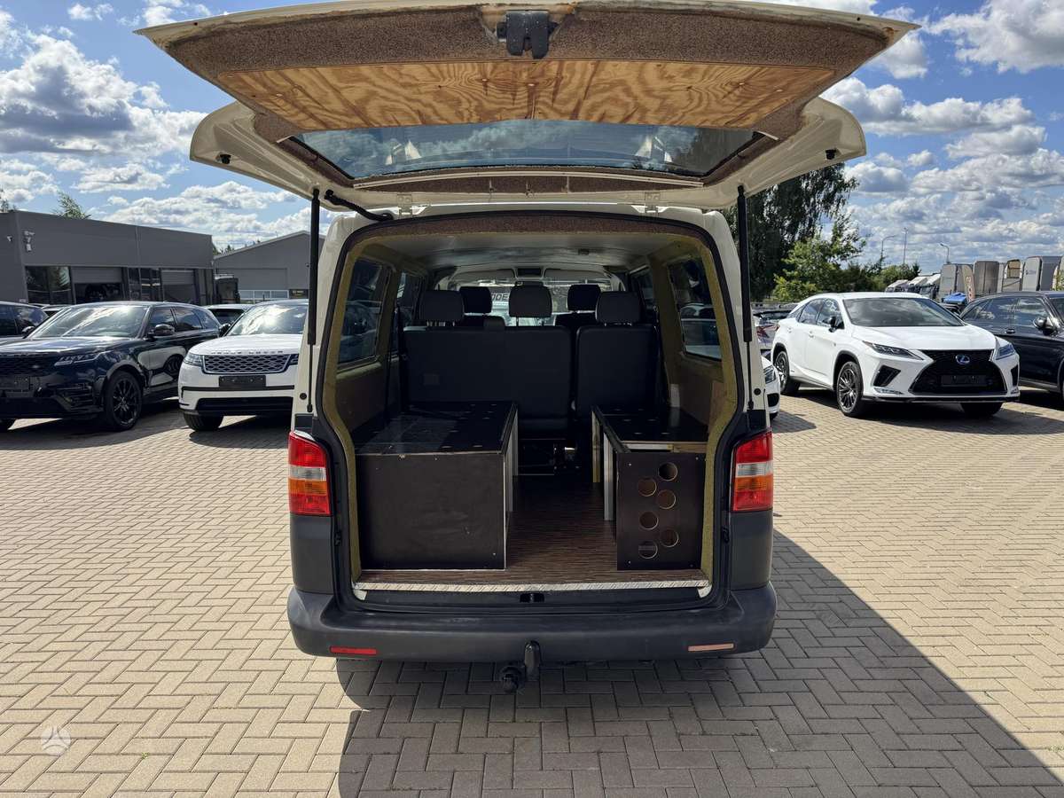 Volkswagen Transporter 2009 — photo 15