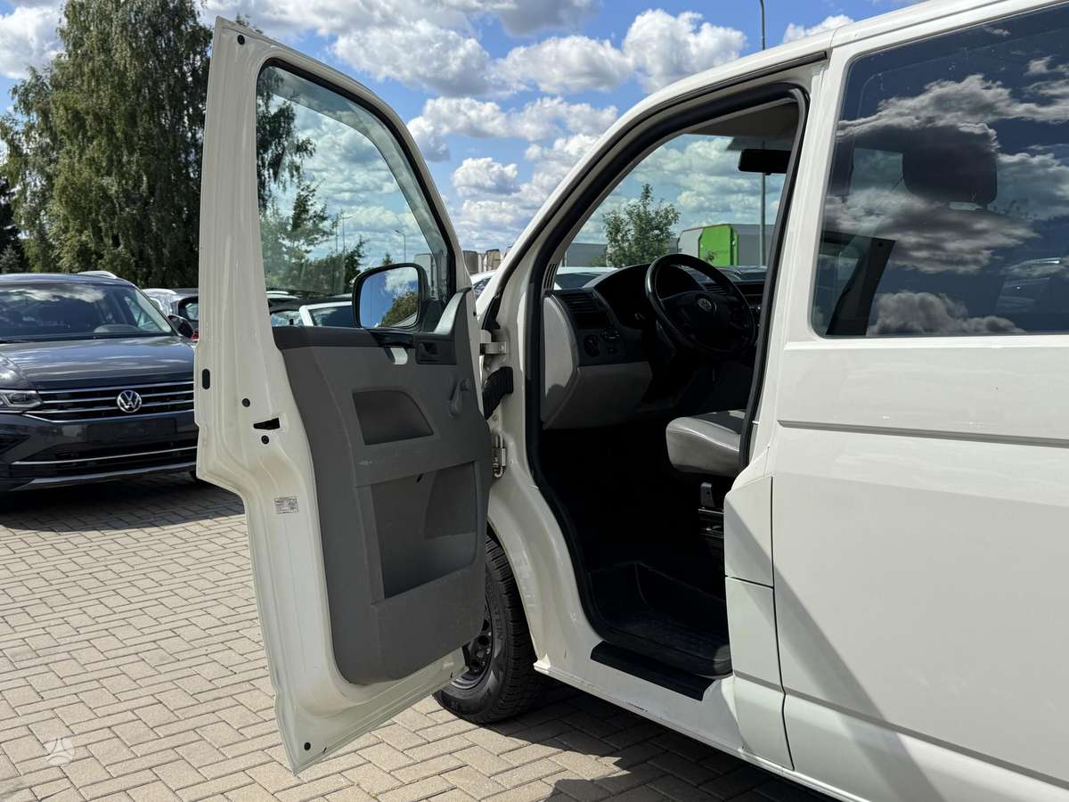 Volkswagen Transporter 2009 — photo 19