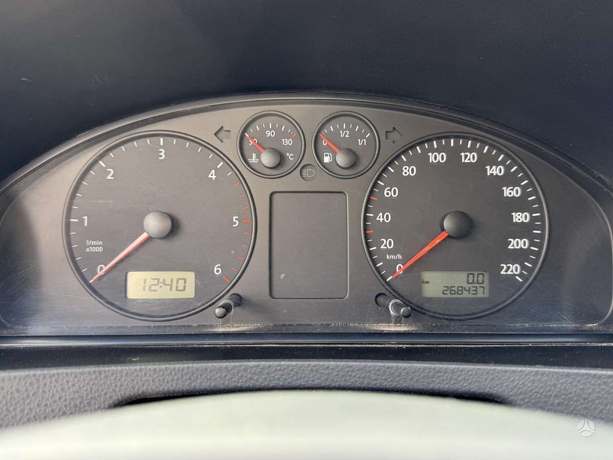Volkswagen Transporter 2009 — photo 26