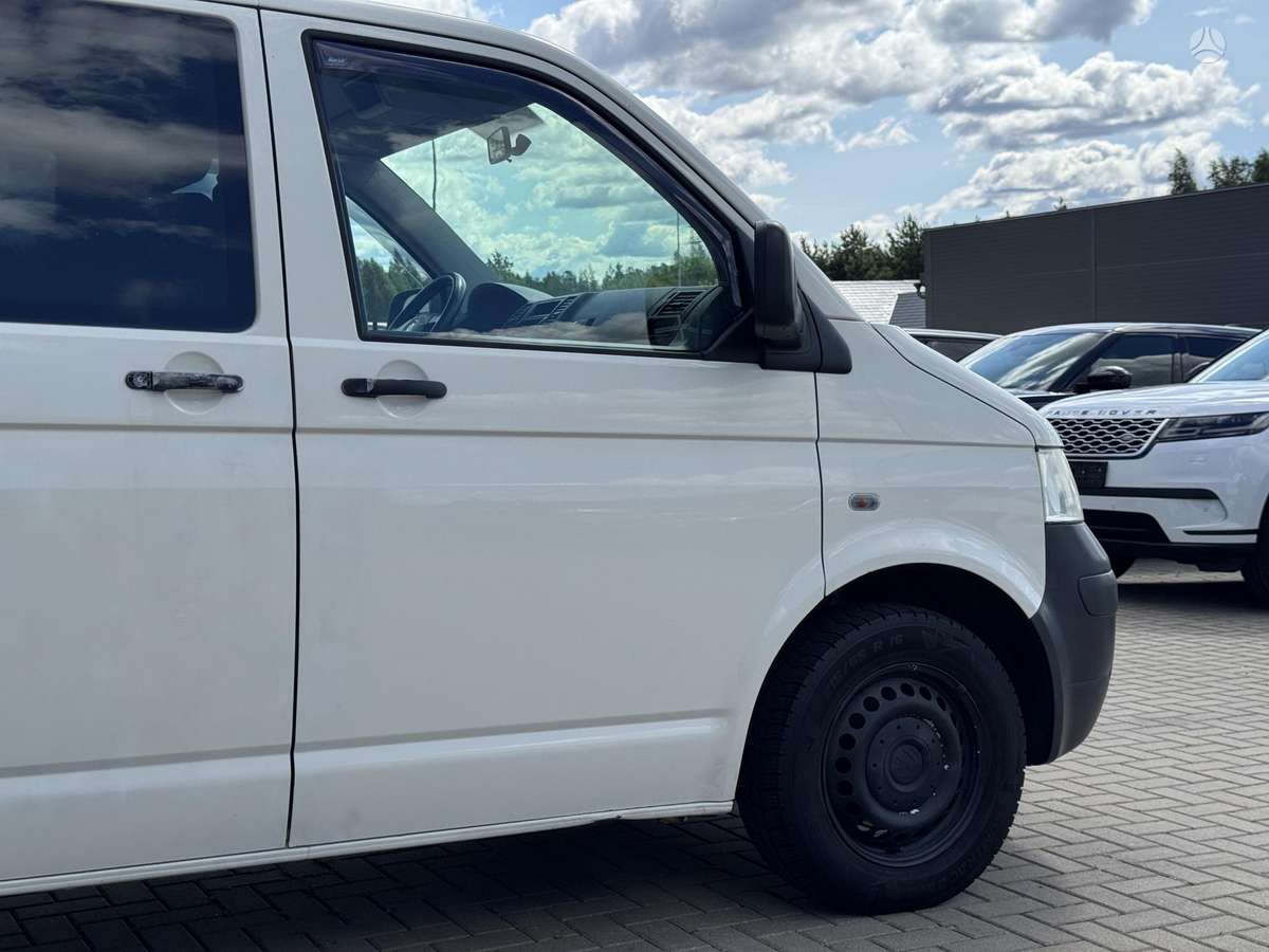Volkswagen Transporter 2009 — photo 9