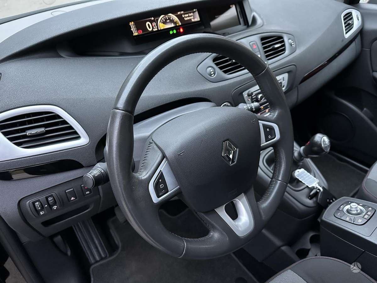 Renault Scenic 2012 — photo 11