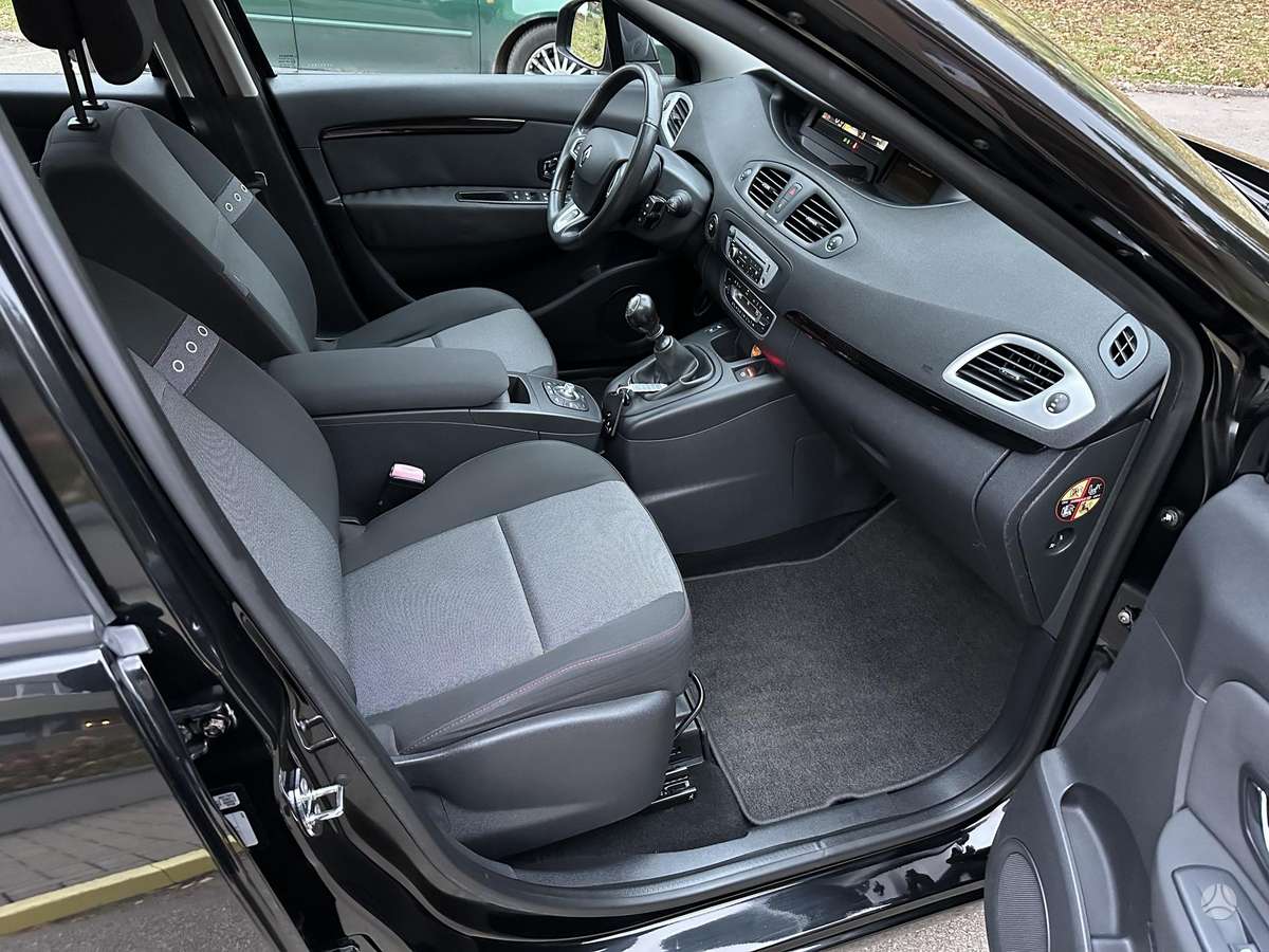 Renault Scenic 2012 — photo 15