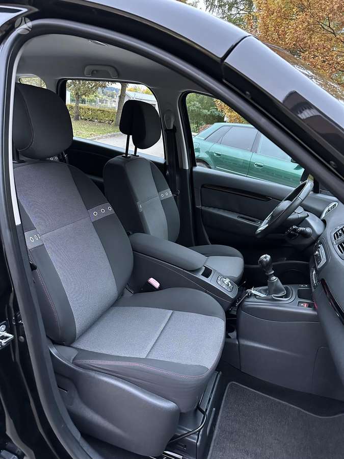 Renault Scenic 2012 — photo 16