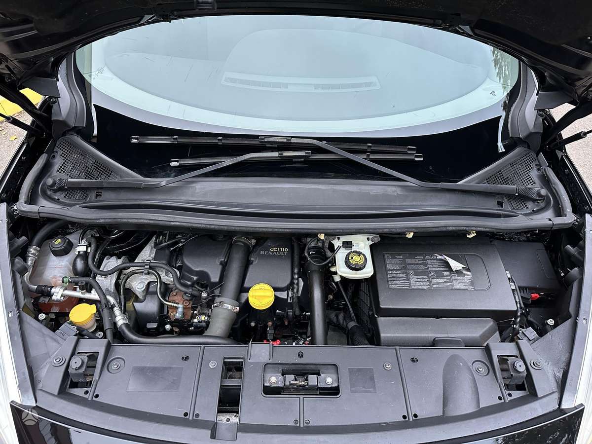 Renault Scenic 2012 — photo 24