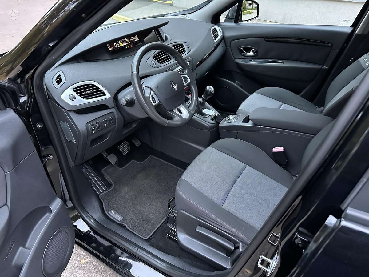 Renault Scenic 2012 — photo 8