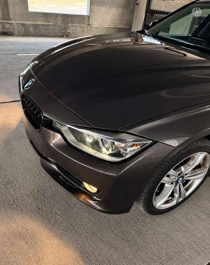 BMW 330 2012 — двигун 3000 cm³, 258 HP (190kW)