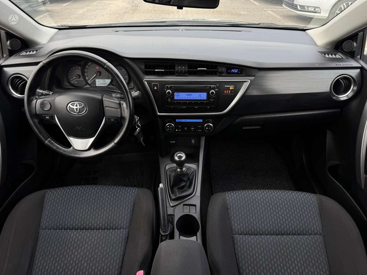 Toyota Auris 2014 — фото 24